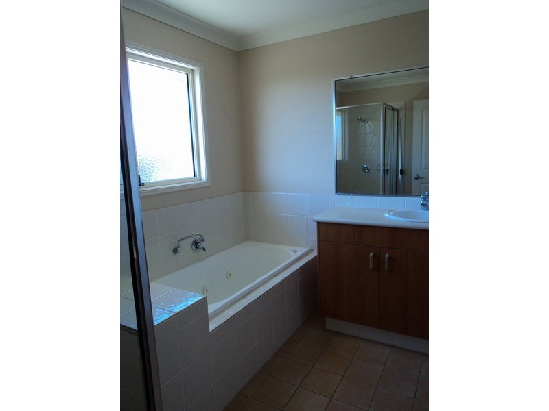 20 Tracey Cres, Varsity Lakes QLD 4227