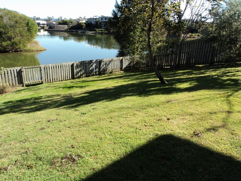 20 Tracey Cres, Varsity Lakes QLD 4227