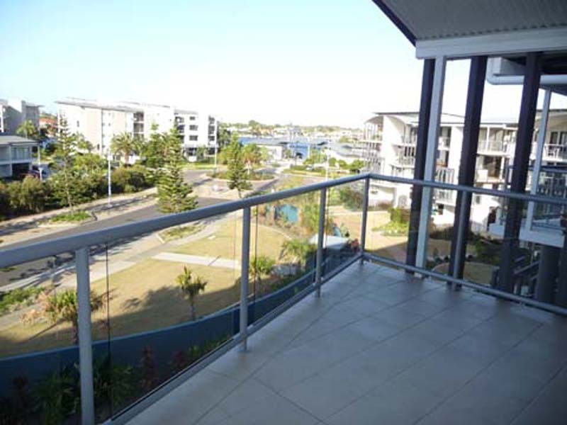 54/10 Grand Parade, Kawana Island QLD 4575
