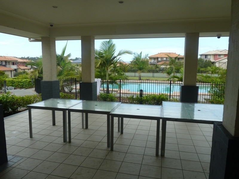 42/31 ARCHIPELAGO STREET, Pacific Pines QLD 4211