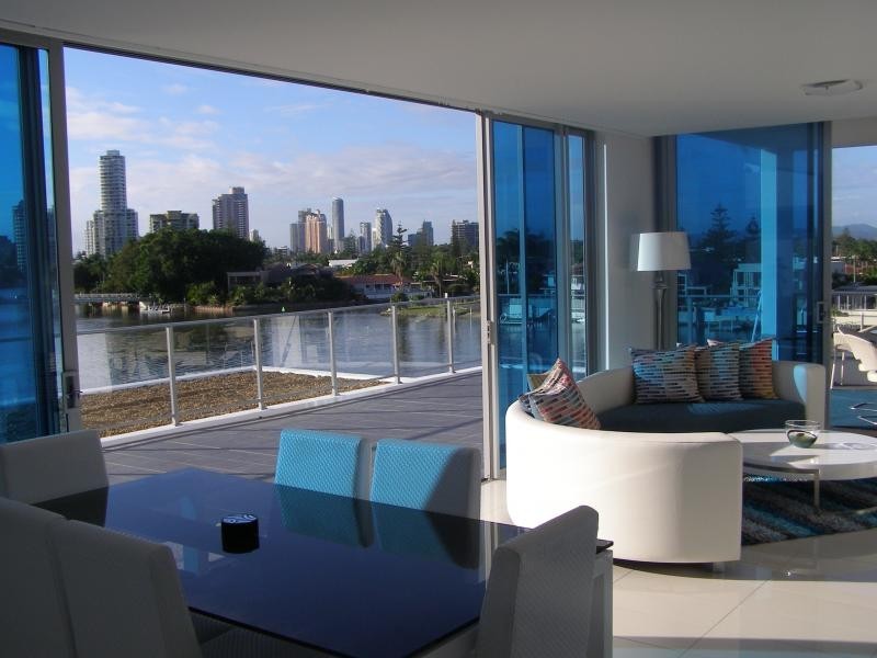 30 Paradise Island, Surfers Paradise QLD 4217