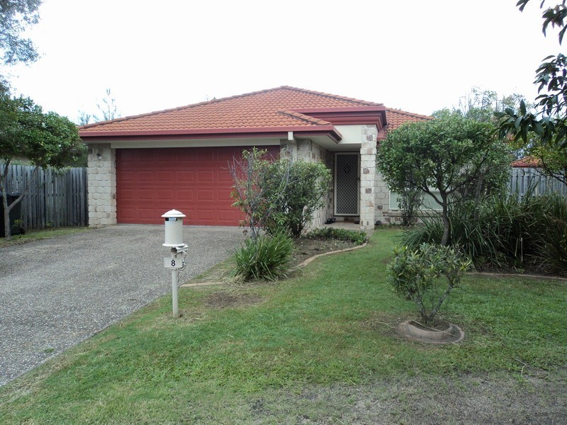 8 Tracey Cres, Varsity Lakes QLD 4227