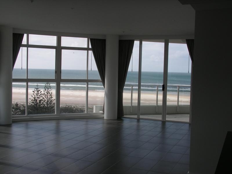 701/2 Creek Street, Coolangatta QLD 4225