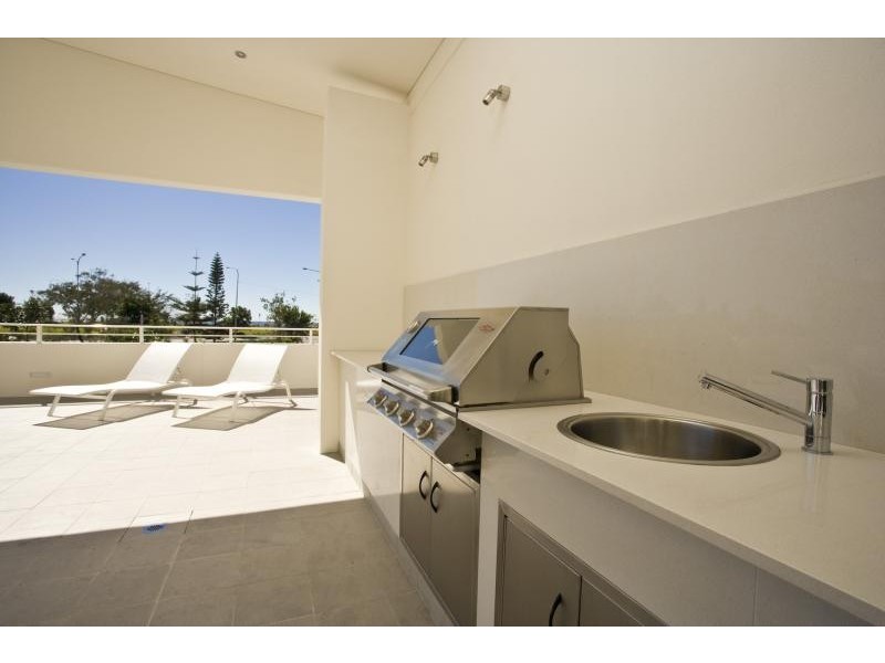 701/2 Creek Street, Coolangatta QLD 4225