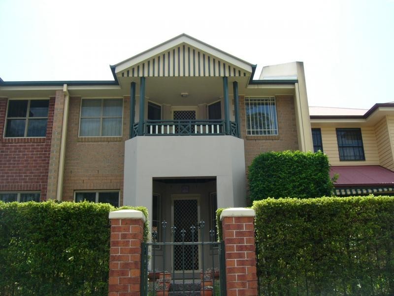 16/18 Tallebudgeraba Creek Rd,, Burleigh Heads QLD 4220