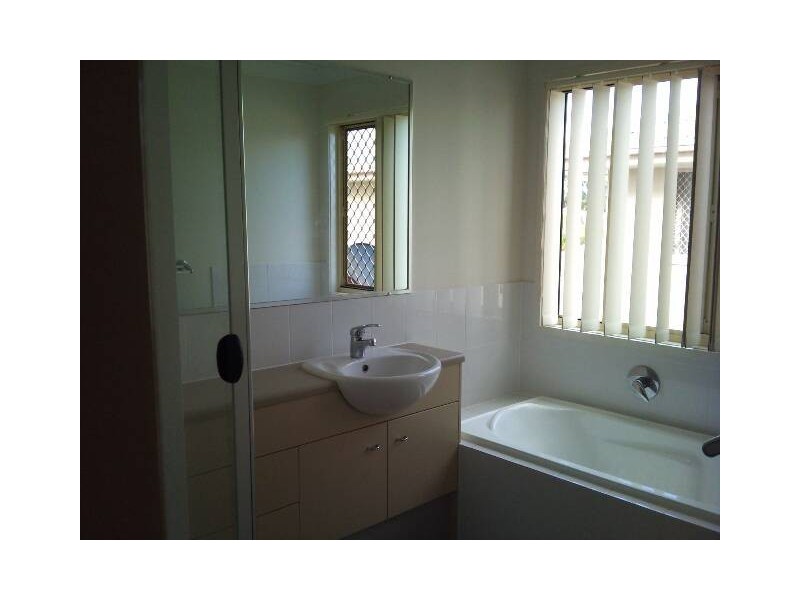 16 Marks Drive, Varsity Lakes QLD 4227