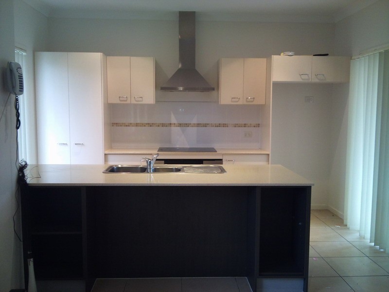 16 Marks Drive, Varsity Lakes QLD 4227