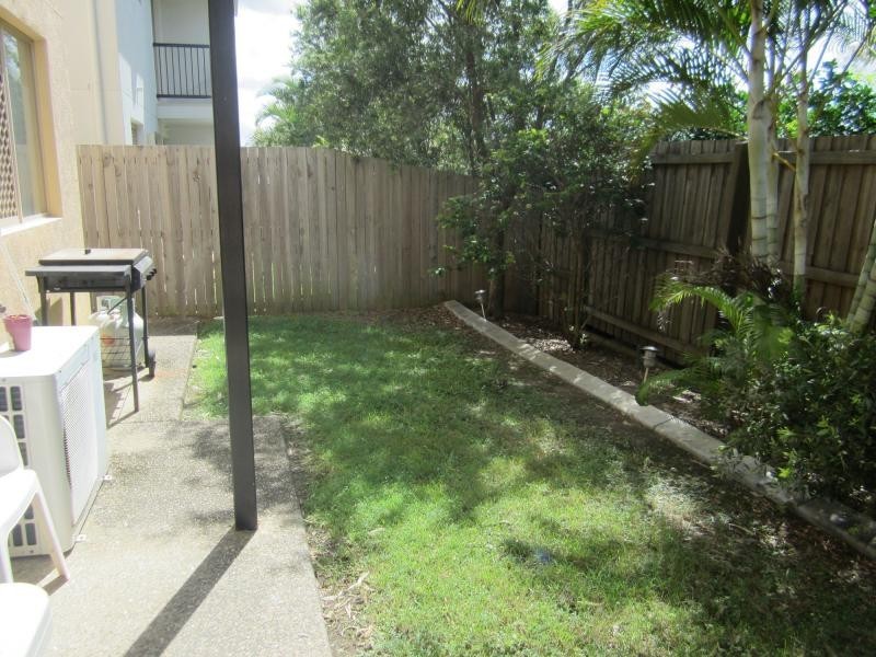 2/1 Johnston Street, Carina QLD 4152