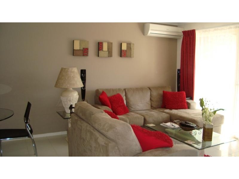 2/9 Santa Cruz Blvd, Clear Island Waters QLD 4226