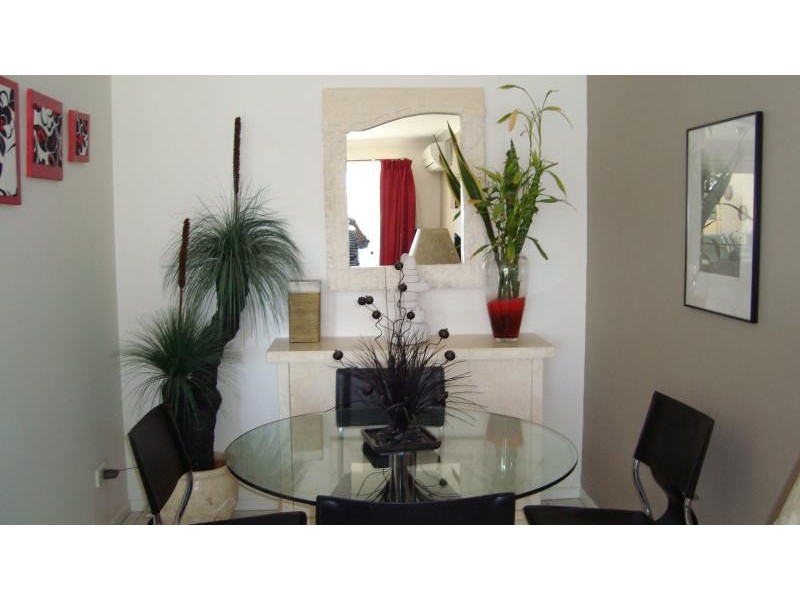 2/9 Santa Cruz Blvd, Clear Island Waters QLD 4226