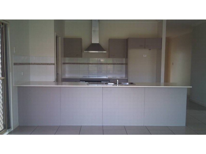 9 Marks Drive, Varsity Lakes QLD 4227