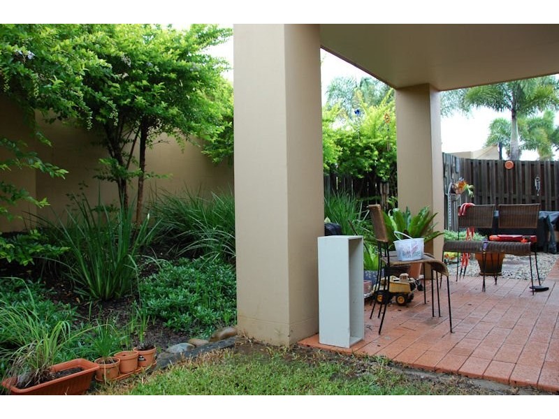 50/24 Amsonia Court,, Arundel QLD 4214