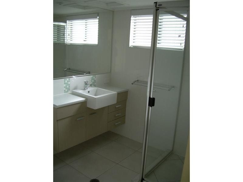 16/4 Grand Parade, Kawana Island QLD 4575