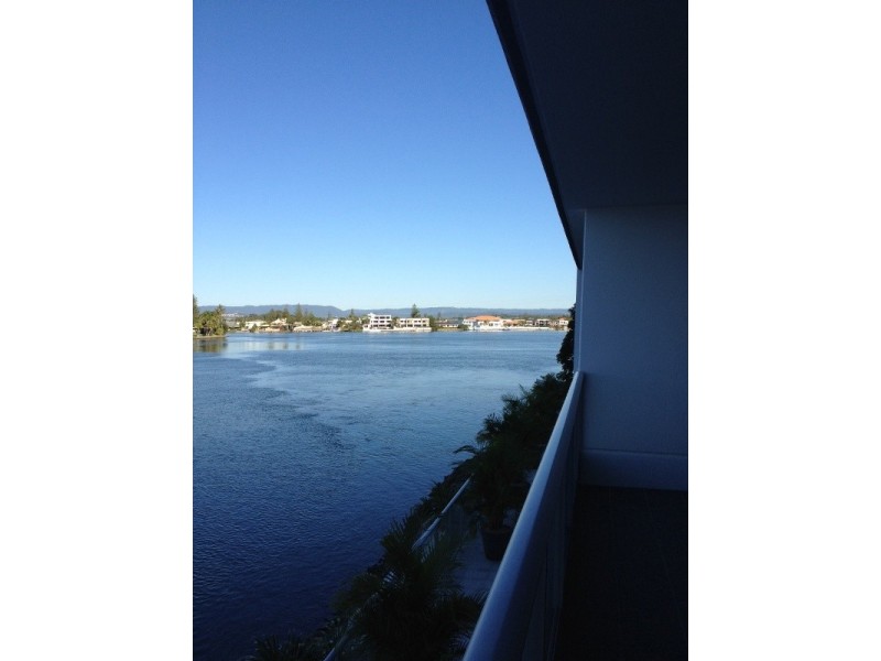 30 Paradise Island, Surfers Paradise QLD 4217