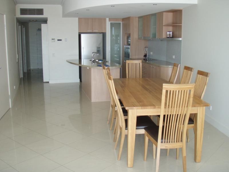 11 Nicklin Way, Minyama QLD 4575