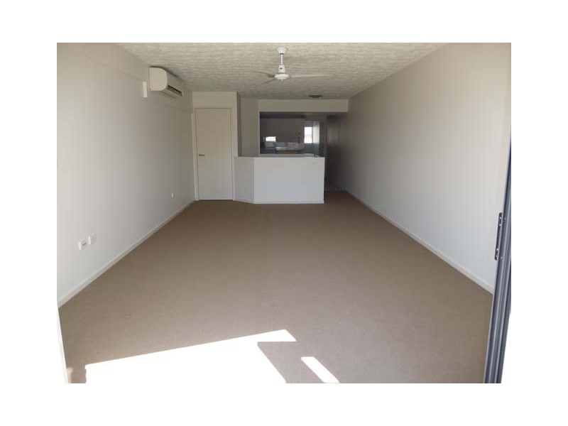 22/10 Grand Parade, Kawana Island QLD 4575