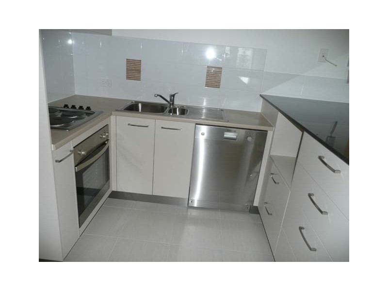 22/10 Grand Parade, Kawana Island QLD 4575