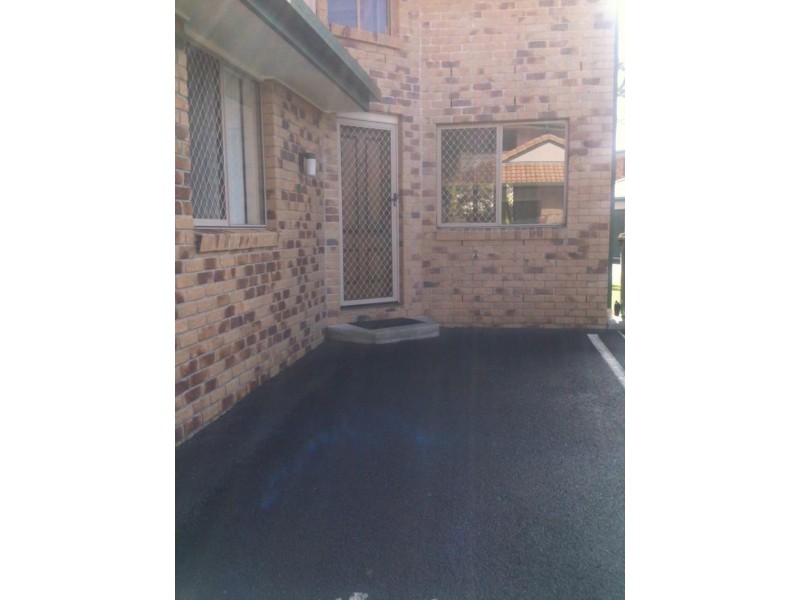 220 Christine Ave, Burleigh Waters QLD 4220