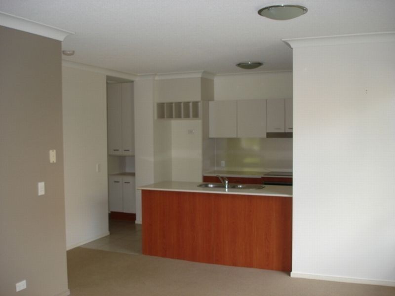 13/13 – 23 Bright St, Labrador QLD 4215