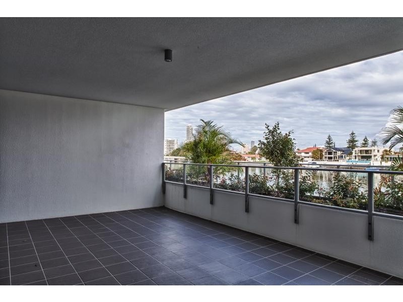 30 Paradise Island, Surfers Paradise QLD 4217