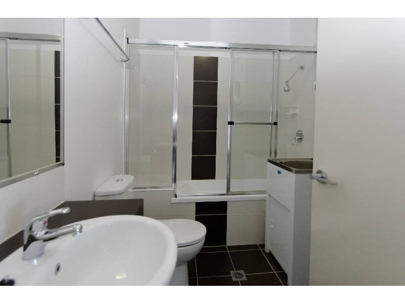 2/65 John Street, Redcliffe QLD 4020