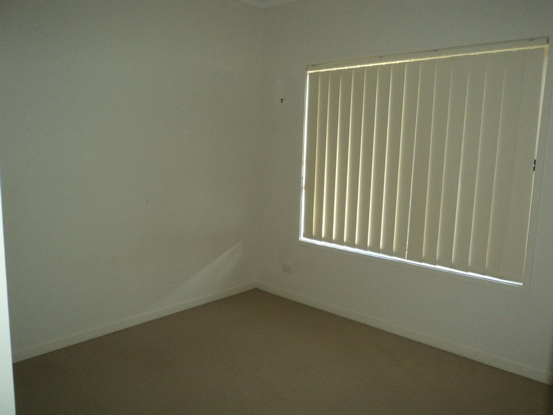 3 Laura Place, Varsity Lakes QLD 4227