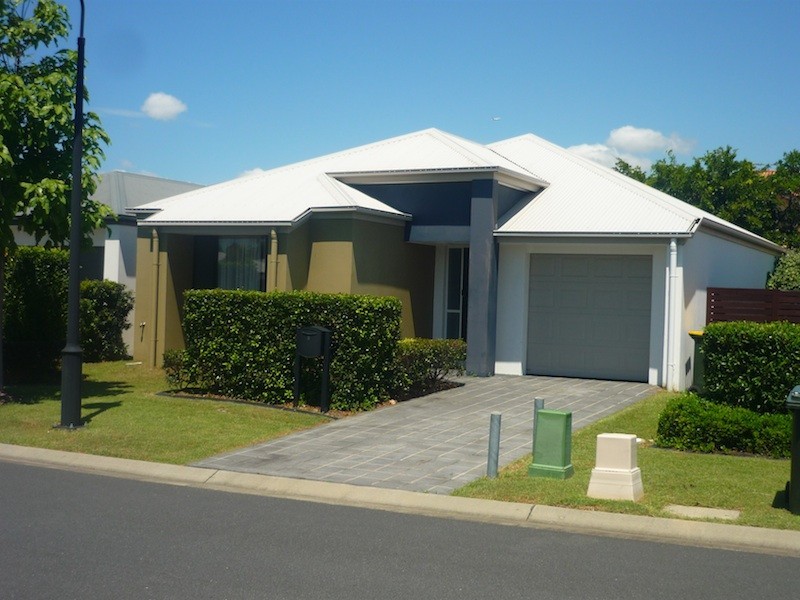 5 The Promenade, Hendra QLD 4011