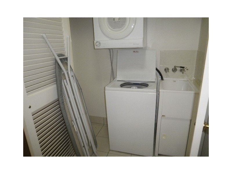 2633 Gold Coast Highway, Broadbeach QLD 4218