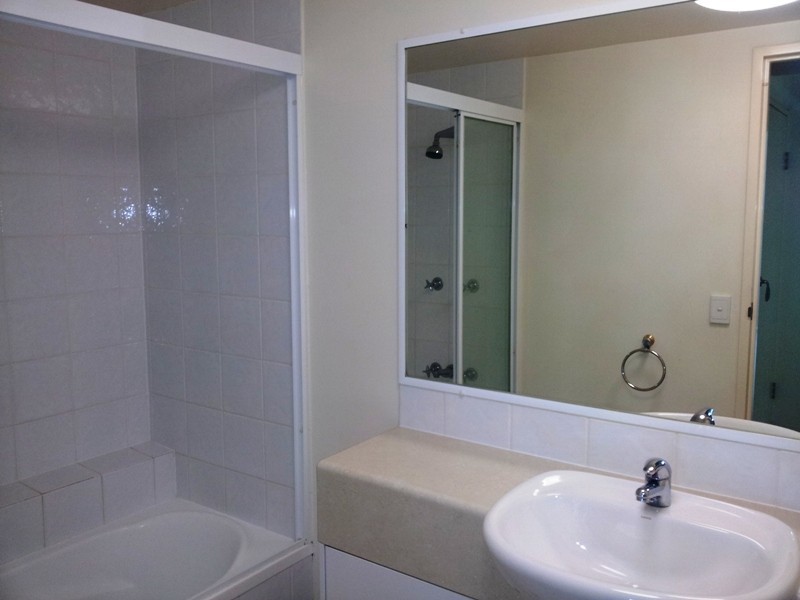 45 Deakin Street, Kangaroo Point QLD 4169