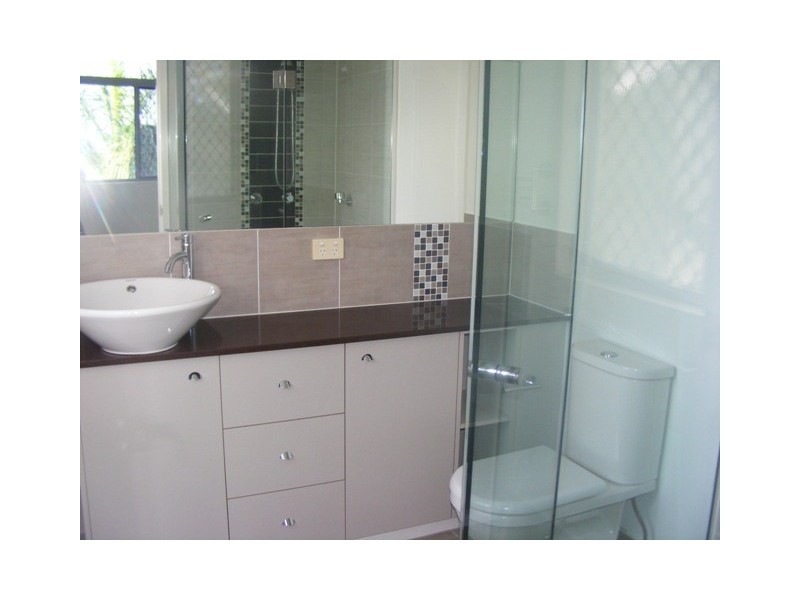 1/2 Louis Street, Redcliffe QLD 4020