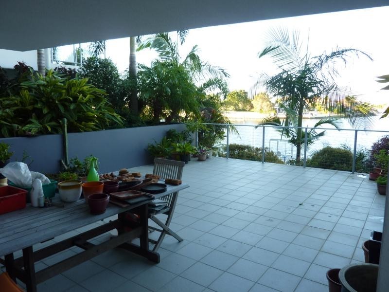51 Grand Parade, Kawana Island QLD 4575