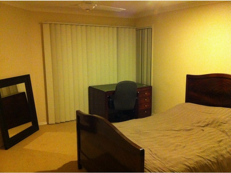 17 Tracey Cres, Varsity Lakes QLD 4227