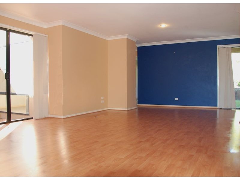 22/24 Amsonia Court,, Arundel QLD 4214