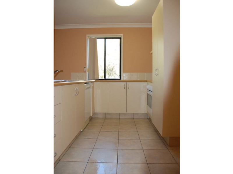 22/24 Amsonia Court,, Arundel QLD 4214