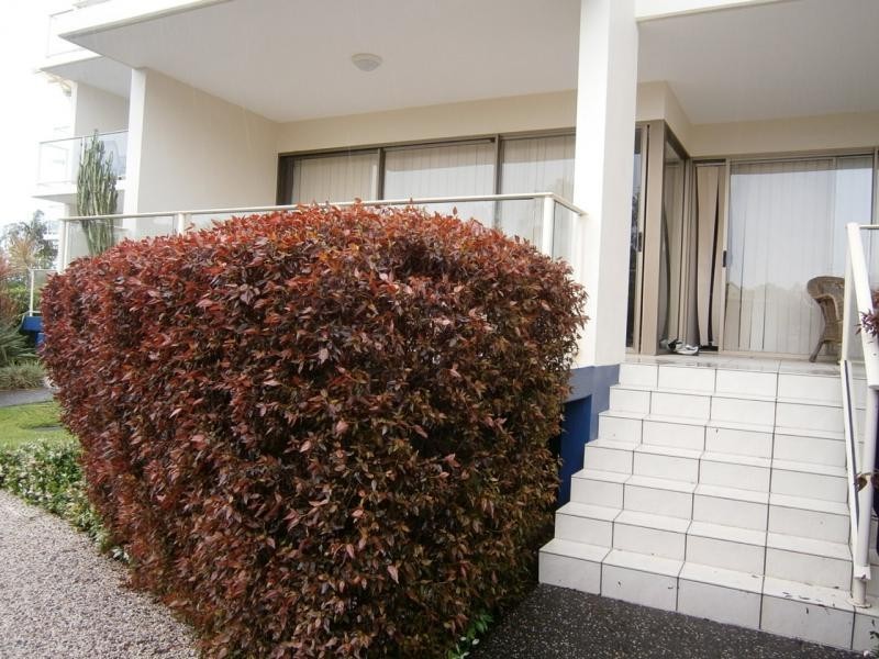 1 Grenada Way, Kawana Island QLD 4575