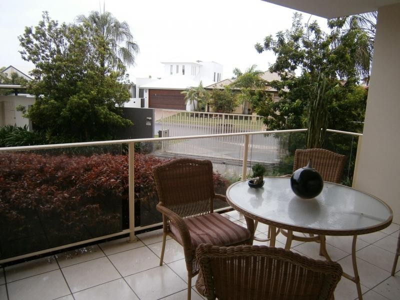 1 Grenada Way, Kawana Island QLD 4575