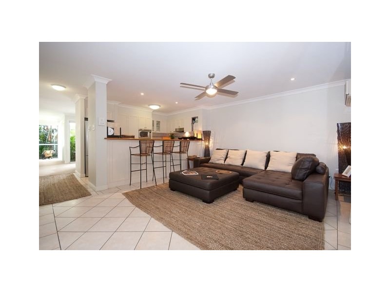 6/100 Cotlew St East, Southport QLD 4215