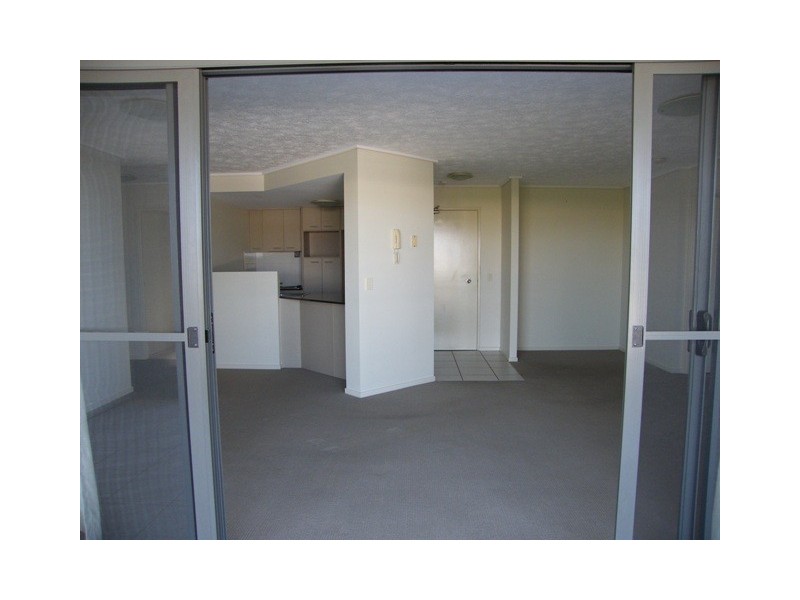 33/4 Grand Parade, Kawana Island QLD 4575