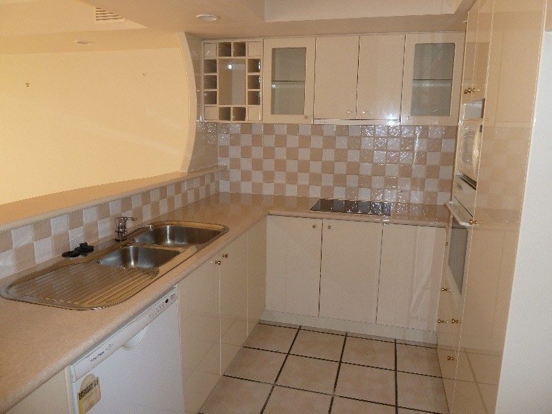 8/22-34 Glenside Drive, Robina QLD 4226