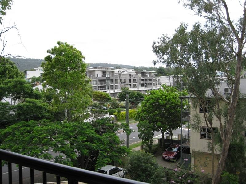 10/116 Clarence Rd, Indooroopilly QLD 4068