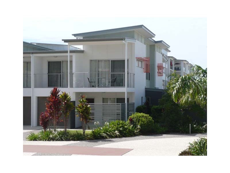 5/10 Grand Parade, Kawana Island QLD 4575