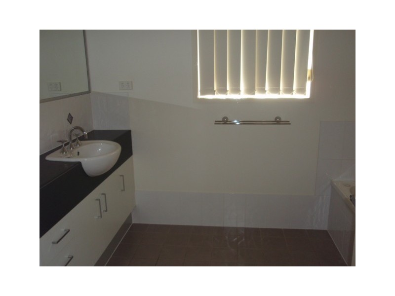 75/150 – 166 Rosehill Drive, Burpengary QLD 4505