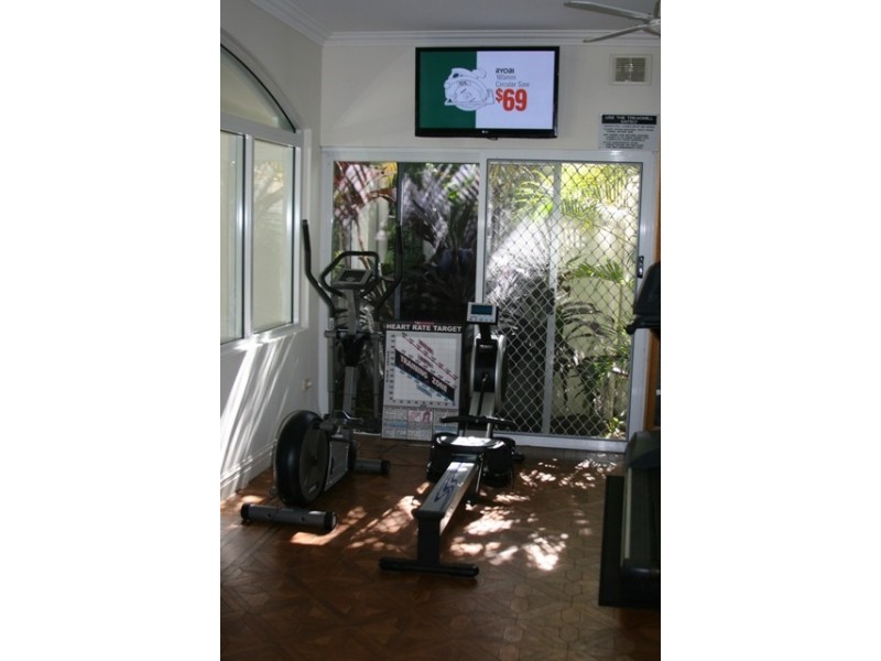 3/100 Cotlew St East, Southport QLD 4215
