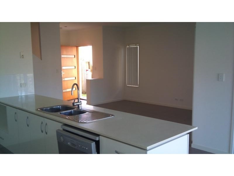 13 Marks Drive, Varsity Lakes QLD 4227