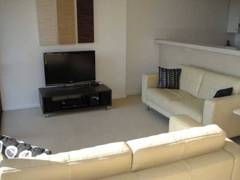 18/72 Sandford St, St Lucia QLD 4067