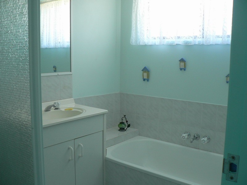 4 Dorothy Place, Varsity Lakes QLD 4227