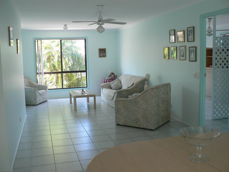 4 Dorothy Place, Varsity Lakes QLD 4227