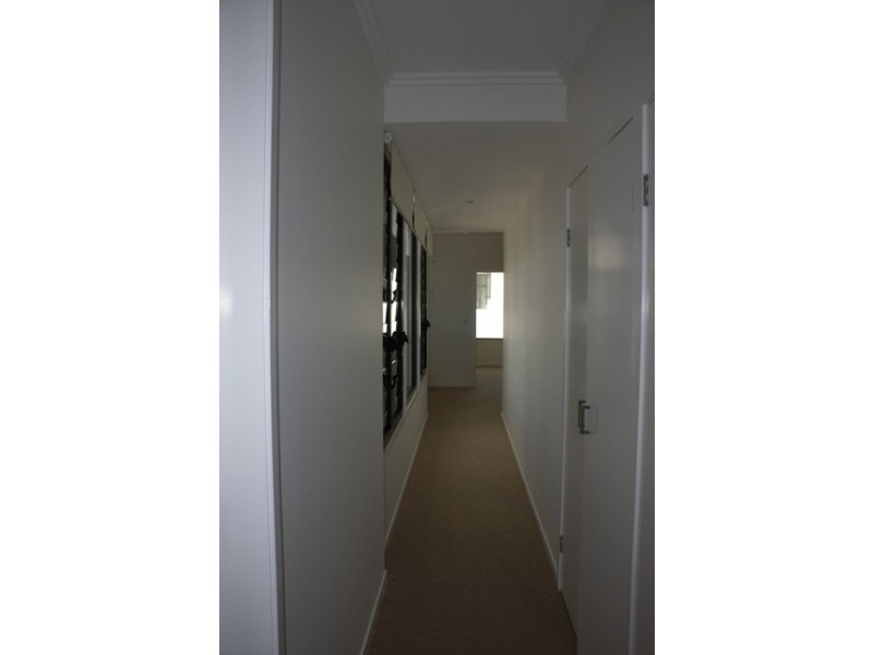 9 Moores Crescent, Varsity Lakes QLD 4227