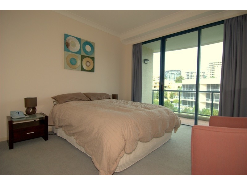 35 Ferry Street, Kangaroo Point QLD 4169