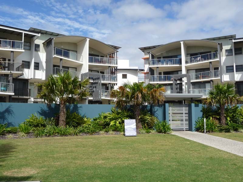 19/10 Grand Parade, Kawana Island QLD 4575
